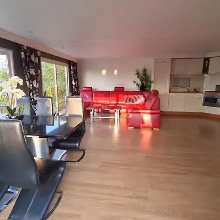 Σαλέ Sunbi-chalet Lathum