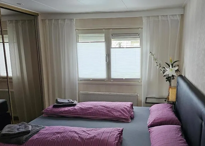 Σαλέ Sunbi-chalet Lathum